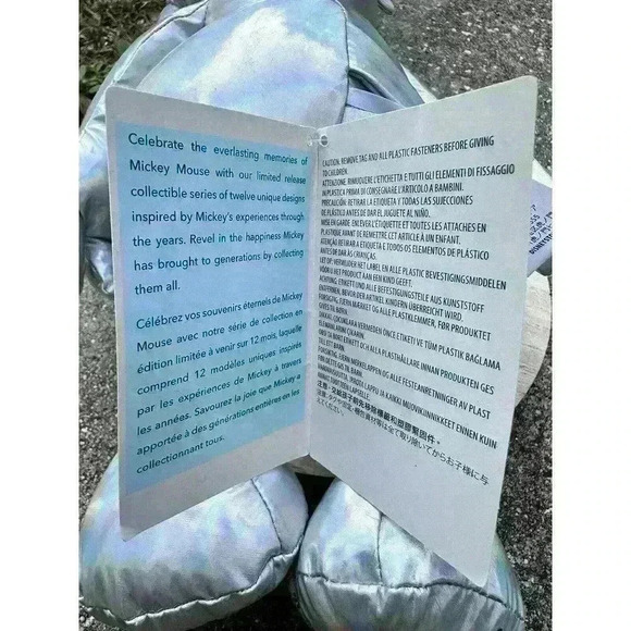 Disney Store Mickey Mouse Memories Collection December #12 Plush Limited Release - Picture 6 of 13